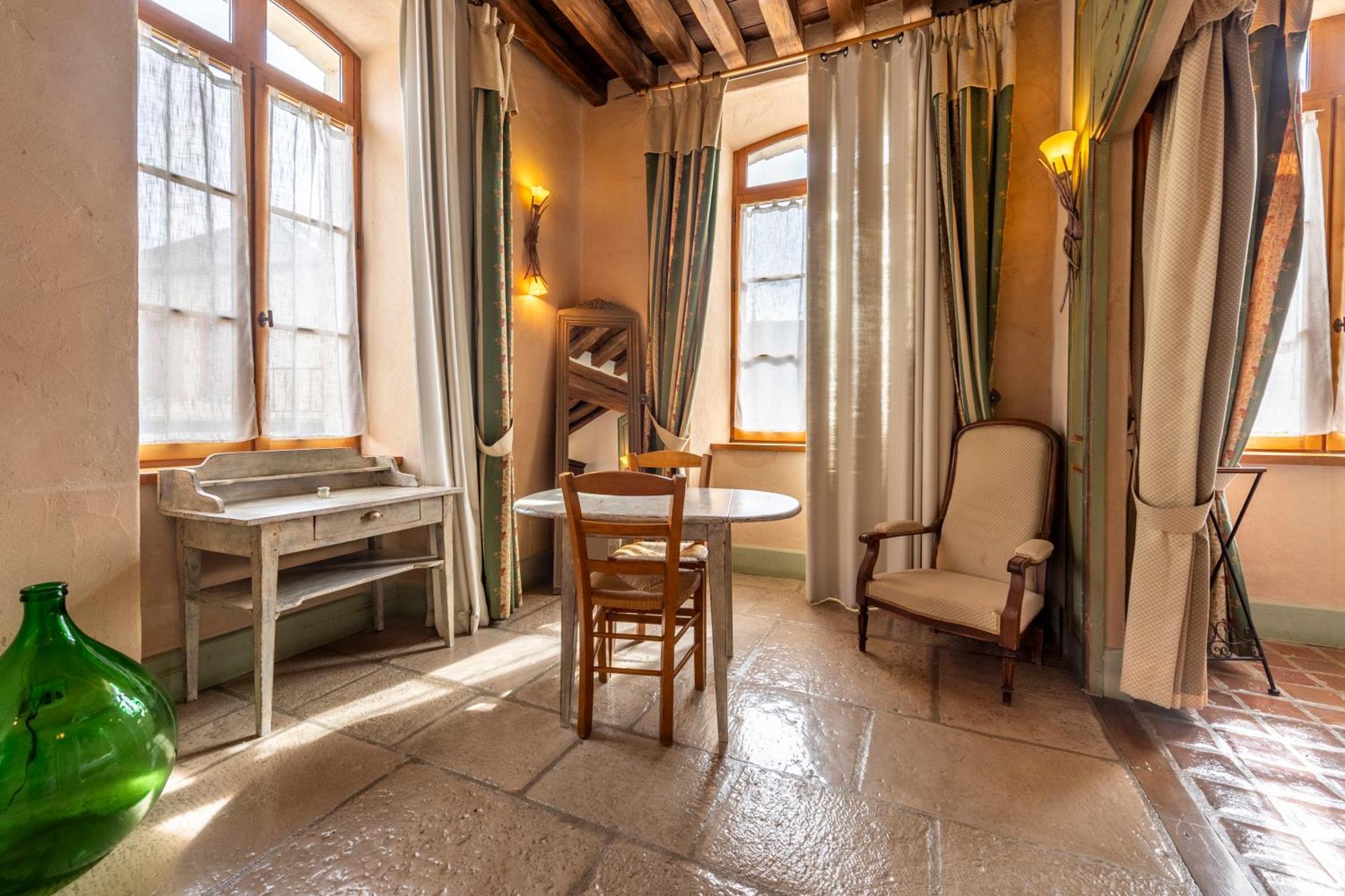 Hotel De La Beursaudiere Nitry Eksteriør bilde