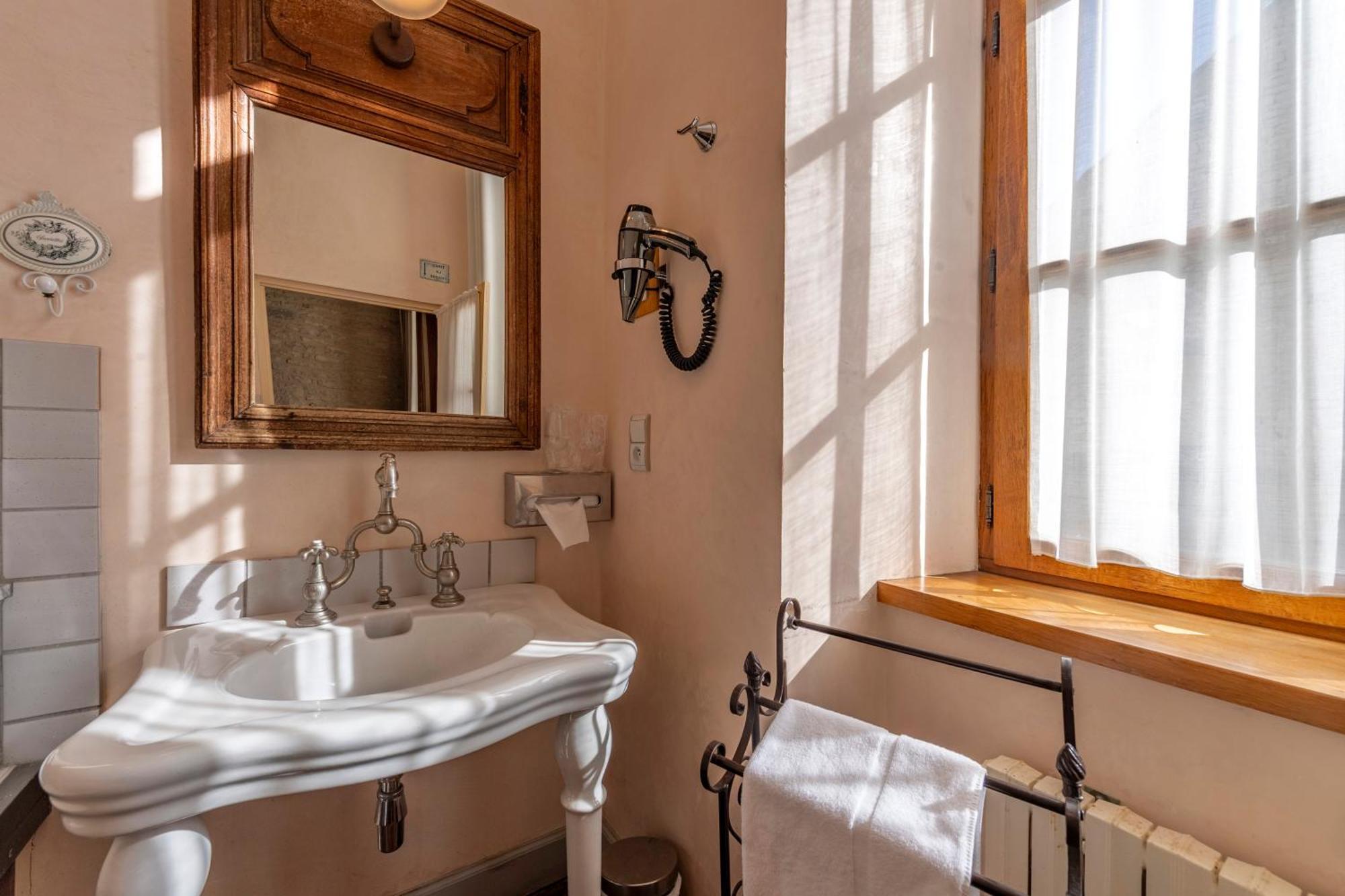 Hotel De La Beursaudiere Nitry Eksteriør bilde