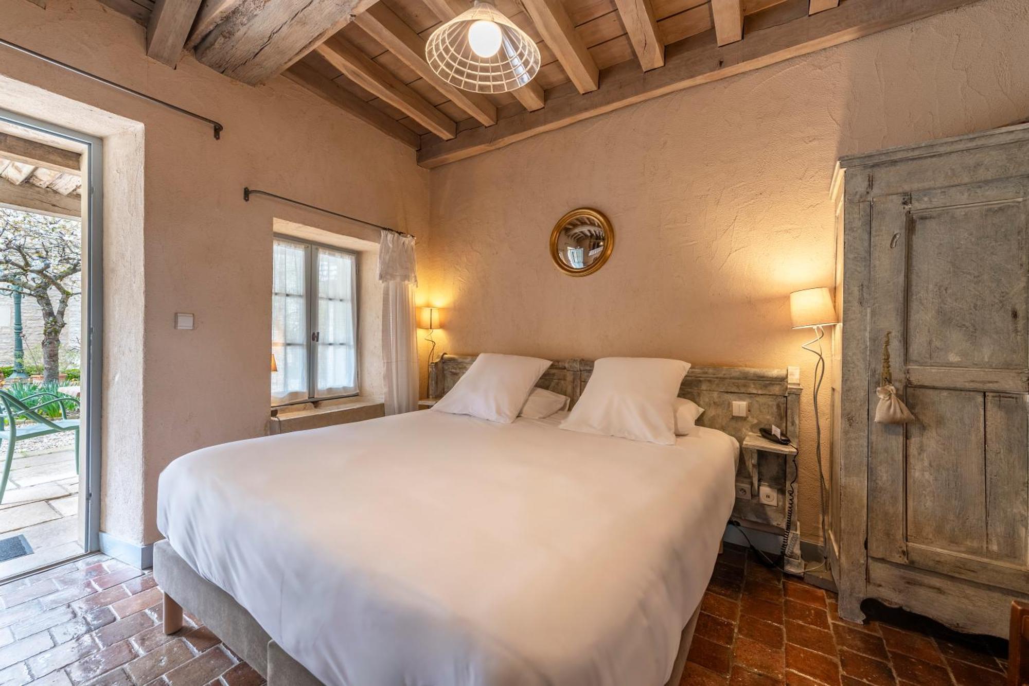 Hotel De La Beursaudiere Nitry Eksteriør bilde