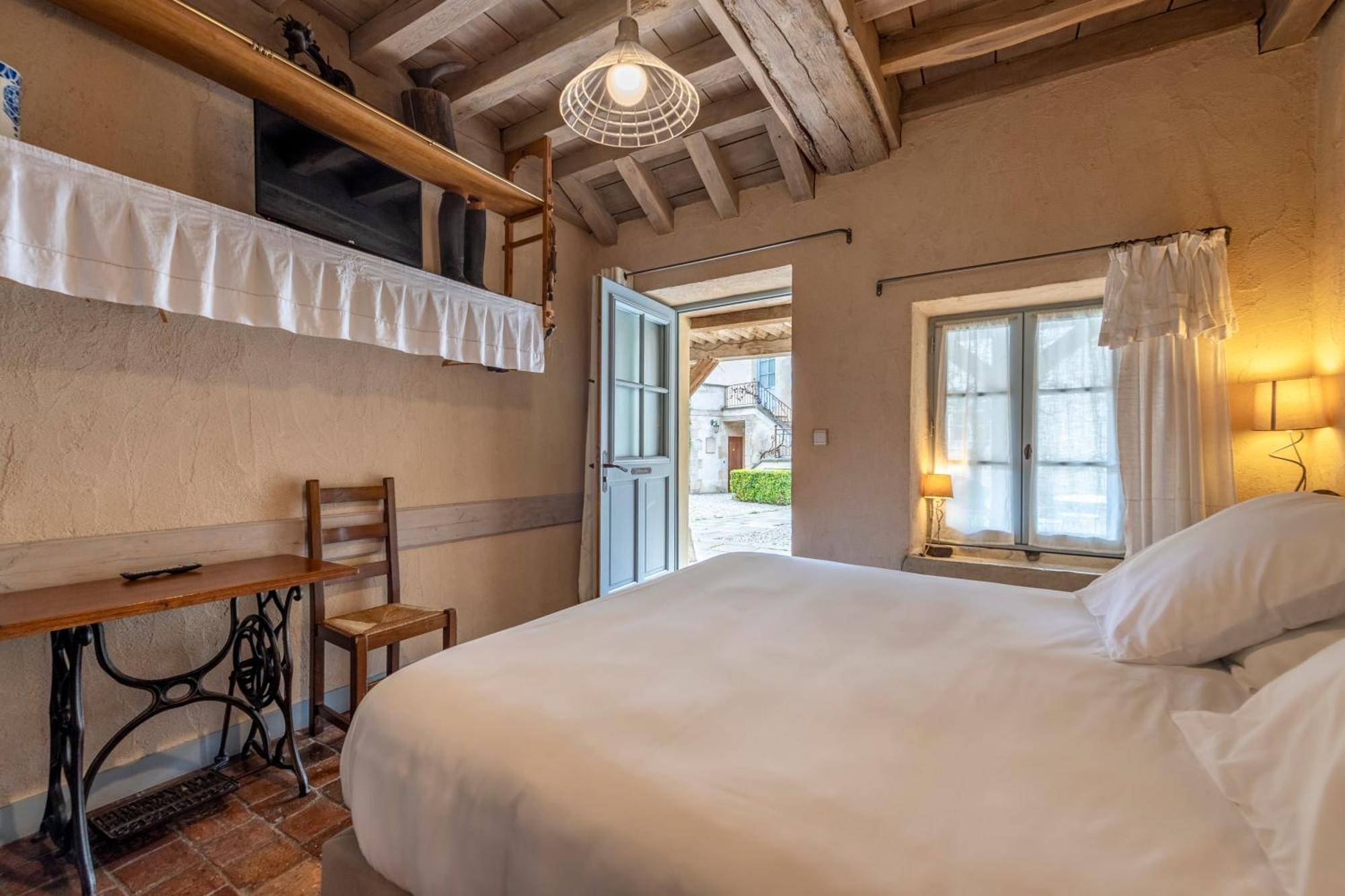 Hotel De La Beursaudiere Nitry Eksteriør bilde